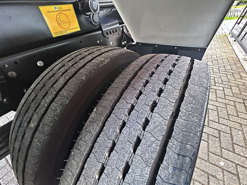 Caminhão MERCEDES BENZ MB 1719 Caçamba Basculante ANO 2025 de Mauloni Veiculos no Paraná