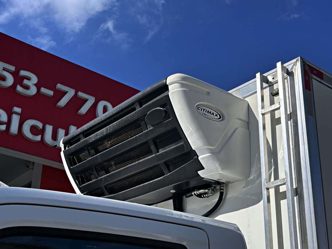 Caminhão VOLKSWAGEN VW 11180 Baú Frigorífico ANO 2024 de Mauloni Veiculos no Paraná