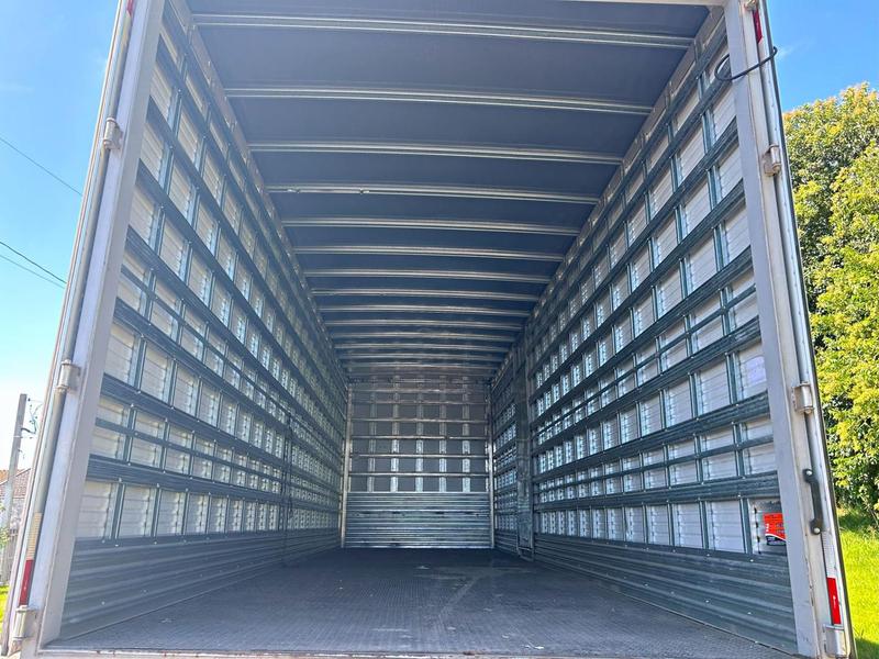 Caminhão MERCEDES BENZ MB 2426 Baú Furgão ANO 2022 de Mauloni Veiculos no Paraná