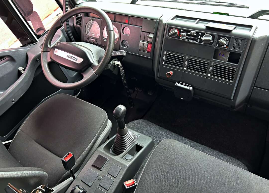 Caminhão IVECO TECTOR 170E21 Plataforma Guincho ANO 2022 de Mauloni Veiculos no Paraná