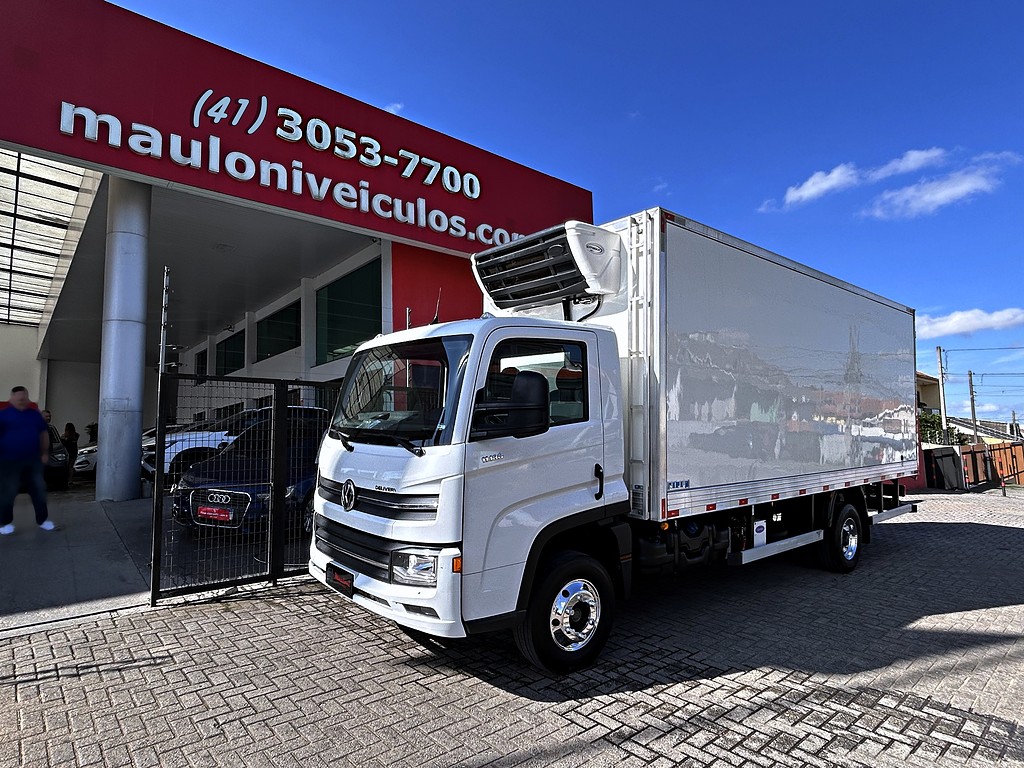 Caminhão VOLKSWAGEN VW 11180 Baú Frigorífico ANO 2024 de Mauloni Veiculos no Paraná