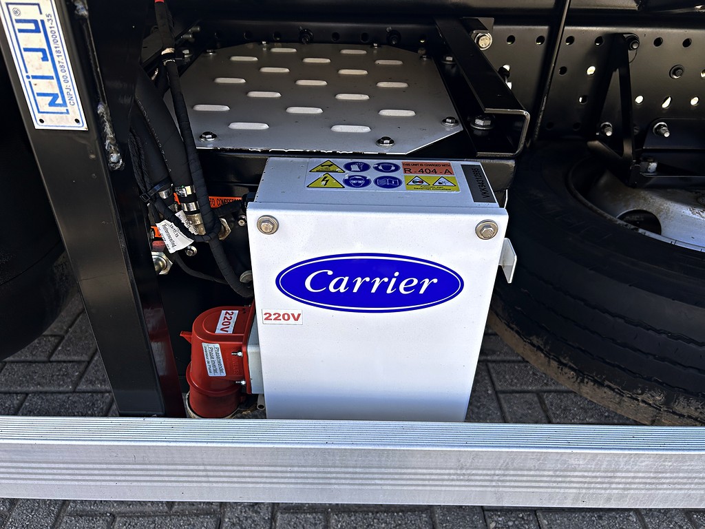 Caminhão VOLKSWAGEN VW 11180 Baú Refrigerado ANO 2024 de Mauloni Veiculos no Paraná