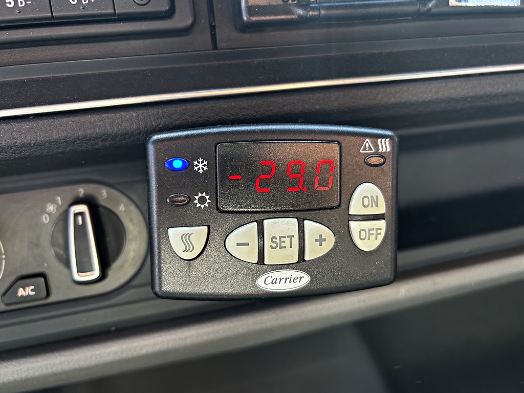 Caminhão VOLKSWAGEN VW 11180 Baú Refrigerado ANO 2024 de Mauloni Veiculos no Paraná