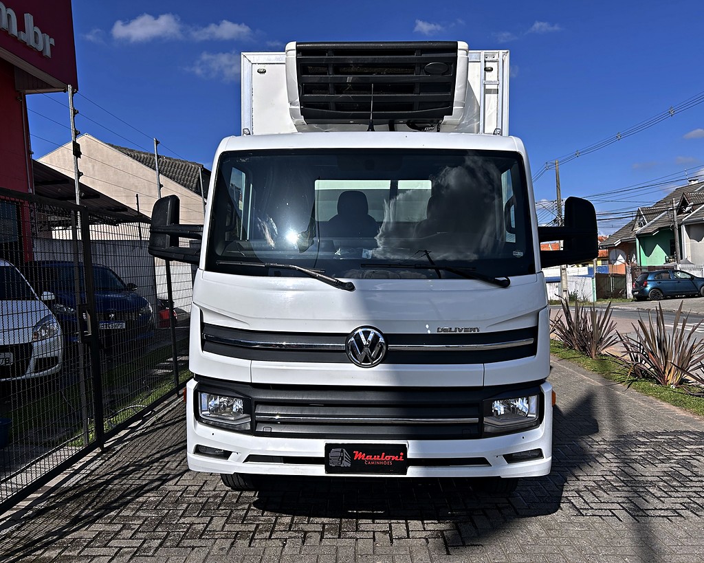 Caminhão VOLKSWAGEN VW 11180 Baú Frigorífico ANO 2024 de Mauloni Veiculos no Paraná