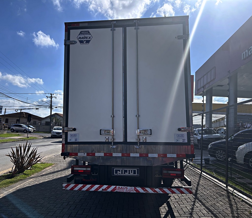 Caminhão VOLKSWAGEN VW 11180 Baú Refrigerado ANO 2024 de Mauloni Veiculos no Paraná