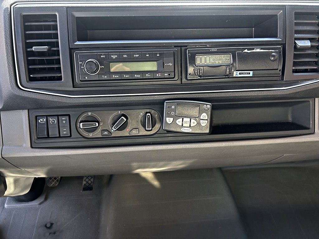 Caminhão VOLKSWAGEN VW 11180 Baú Frigorífico ANO 2024 de Mauloni Veiculos no Paraná