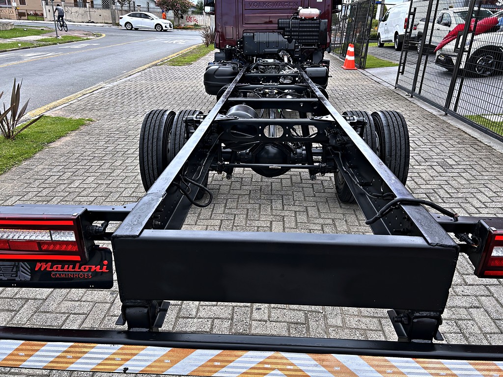 Caminhão VOLKSWAGEN VW 9180 Chassis ANO 2024 de Mauloni Veiculos no Paraná