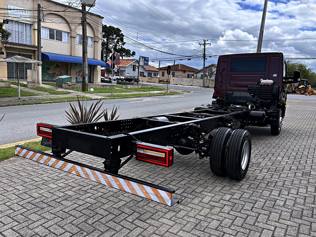 Caminhão VOLKSWAGEN VW 9180 Chassis ANO 2024 de Mauloni Veiculos no Paraná