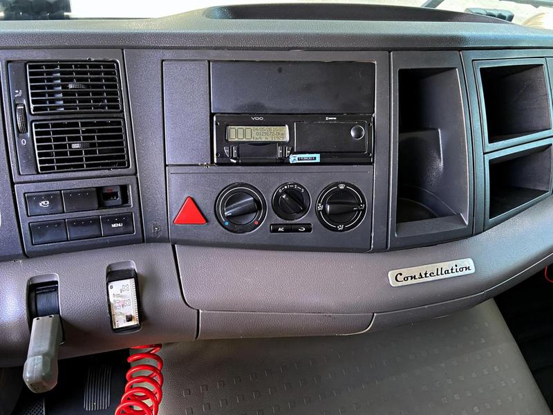 Caminhão VOLKSWAGEN VW 24280 Guincho Munck ANO 2019 de Mauloni Veiculos no Paraná
