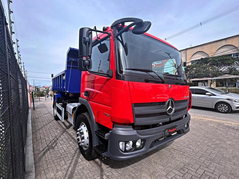 Caminhão MERCEDES BENZ MB 1719 Caçamba Basculante ANO 2025 de Mauloni Veiculos no Paraná