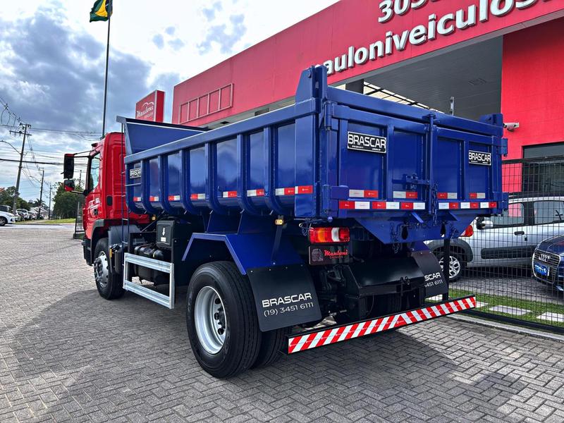 Caminhão MERCEDES BENZ MB 1719 Caçamba Basculante ANO 2025 de Mauloni Veiculos no Paraná