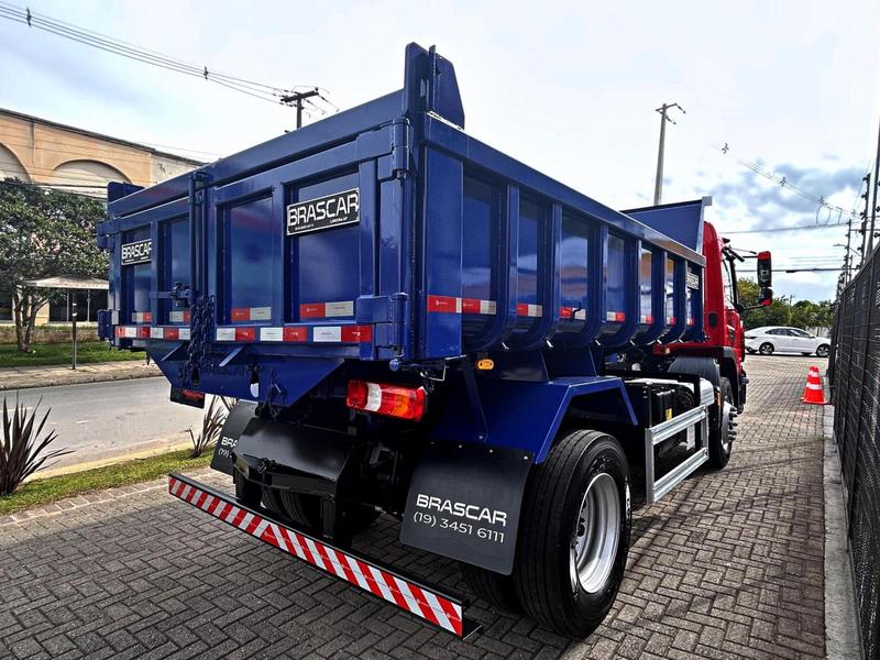 Caminhão MERCEDES BENZ MB 1719 Caçamba Basculante ANO 2025 de Mauloni Veiculos no Paraná
