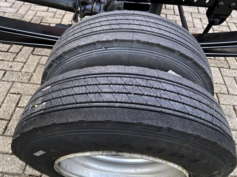 Caminhão VOLKSWAGEN VW 11180 Chassis ANO 2023 de Mauloni Veiculos no Paraná