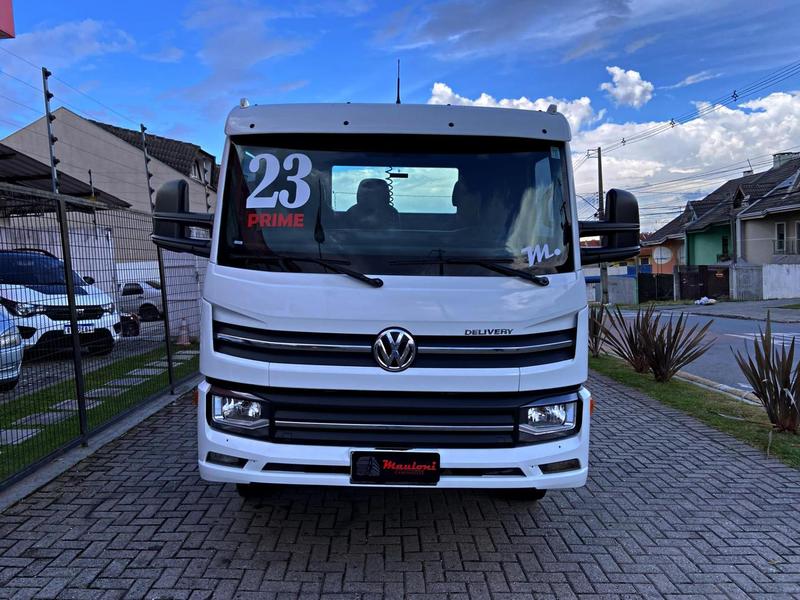 Caminhão VOLKSWAGEN VW 11180 Chassis ANO 2023 de Mauloni Veiculos no Paraná