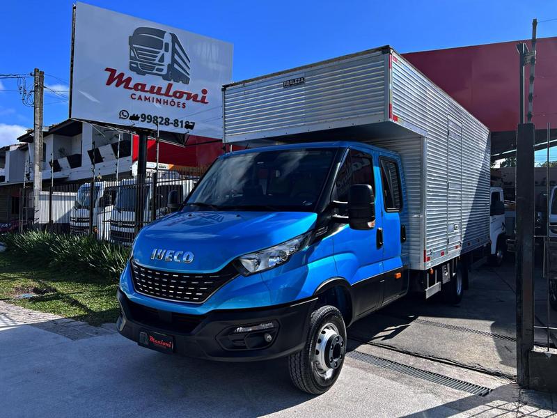 Caminhão IVECO DAILY 65-170 Baú Furgão ANO 2022 de Mauloni Veiculos no Paraná