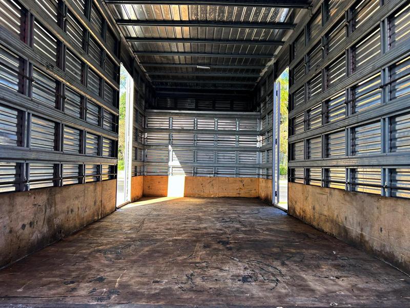 Caminhão IVECO DAILY 65-170 Baú Furgão ANO 2022 de Mauloni Veiculos no Paraná