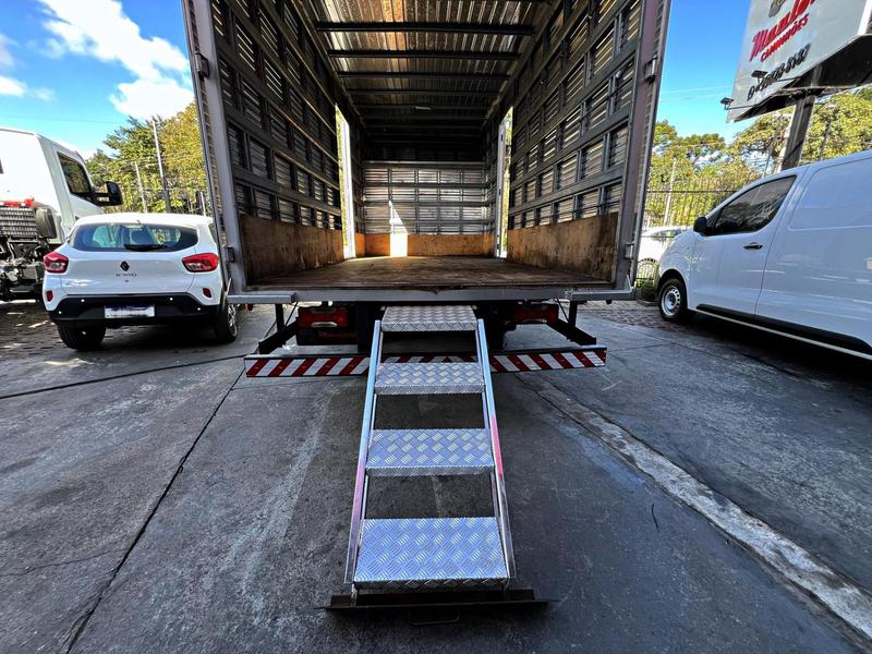 Caminhão IVECO DAILY 65-170 Baú Furgão ANO 2022 de Mauloni Veiculos no Paraná