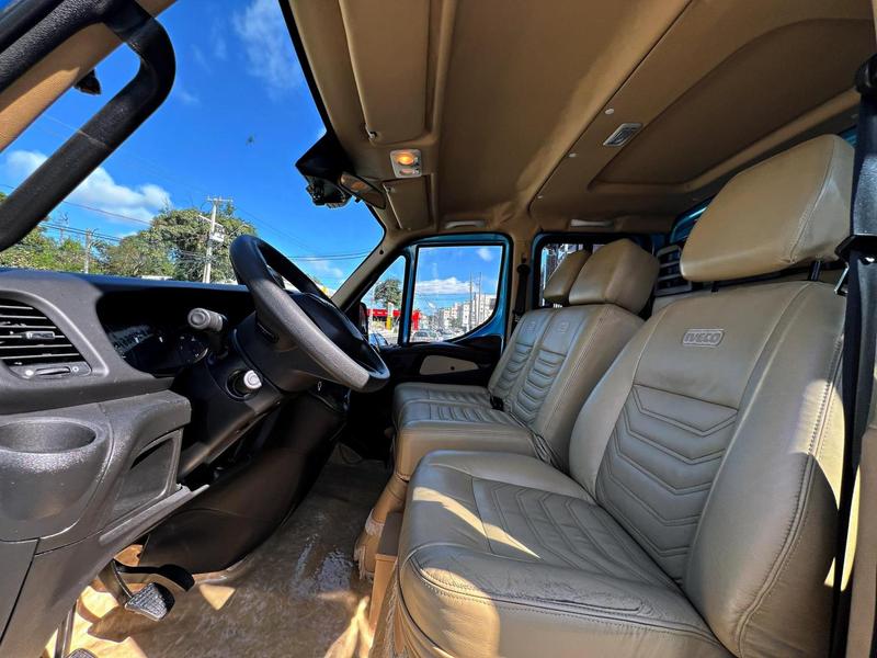 Caminhão IVECO DAILY 65-170 Baú Furgão ANO 2022 de Mauloni Veiculos no Paraná