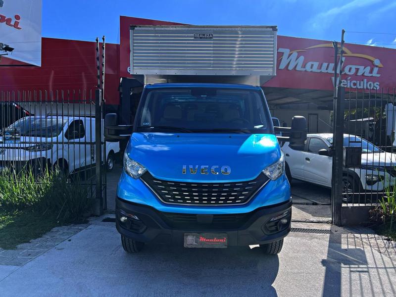 Caminhão IVECO DAILY 65-170 Baú Furgão ANO 2022 de Mauloni Veiculos no Paraná