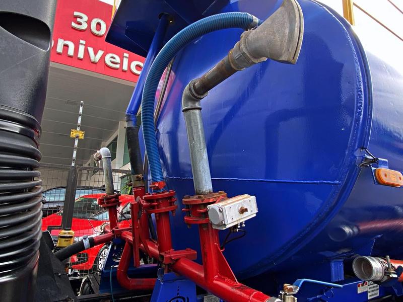 Caminhão VOLKSWAGEN VW 31330 Tanque&nbsp;Pipa ANO 2022 de Mauloni Veiculos no Paraná