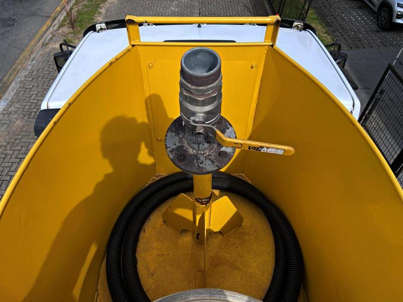 Caminhão VOLKSWAGEN VW 31330 Tanque&nbsp;Pipa ANO 2022 de Mauloni Veiculos no Paraná