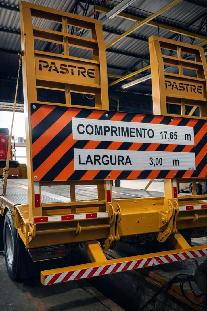 Carreta SEMI-REBOQUE PRANCHA Pastre ANO 2025 2 Eixos de Rodo Serra Caminhões na Santa Catarina