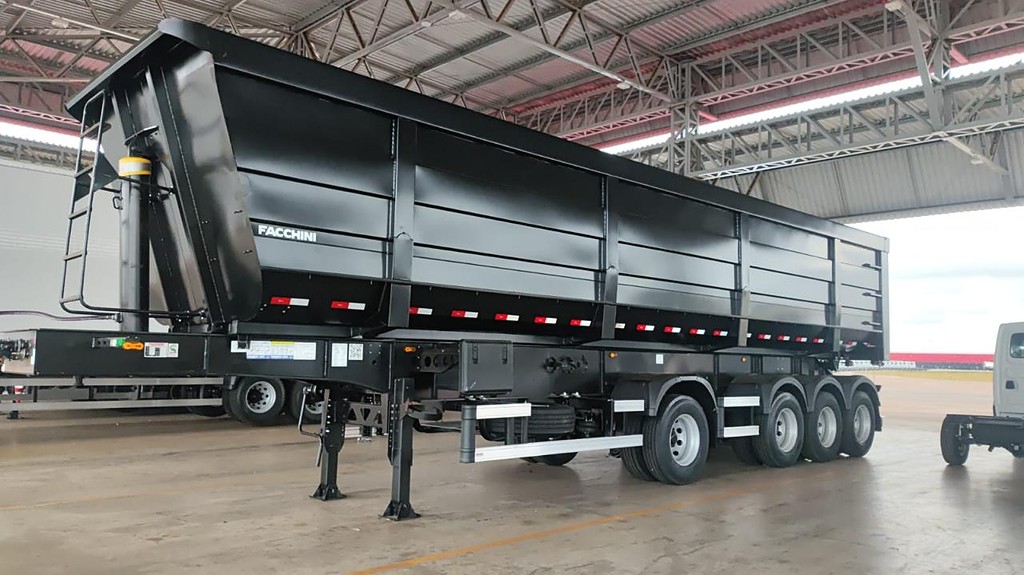 Carreta SEMI-REBOQUE CACAMBA Facchini ANO 2025 1 Eixo de Rodo Serra Caminhões na Santa Catarina