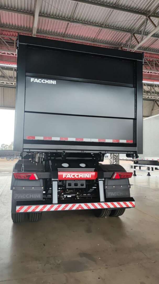 Carreta SEMI-REBOQUE CACAMBA Facchini ANO 2025 1 Eixo de Rodo Serra Caminhões na Santa Catarina