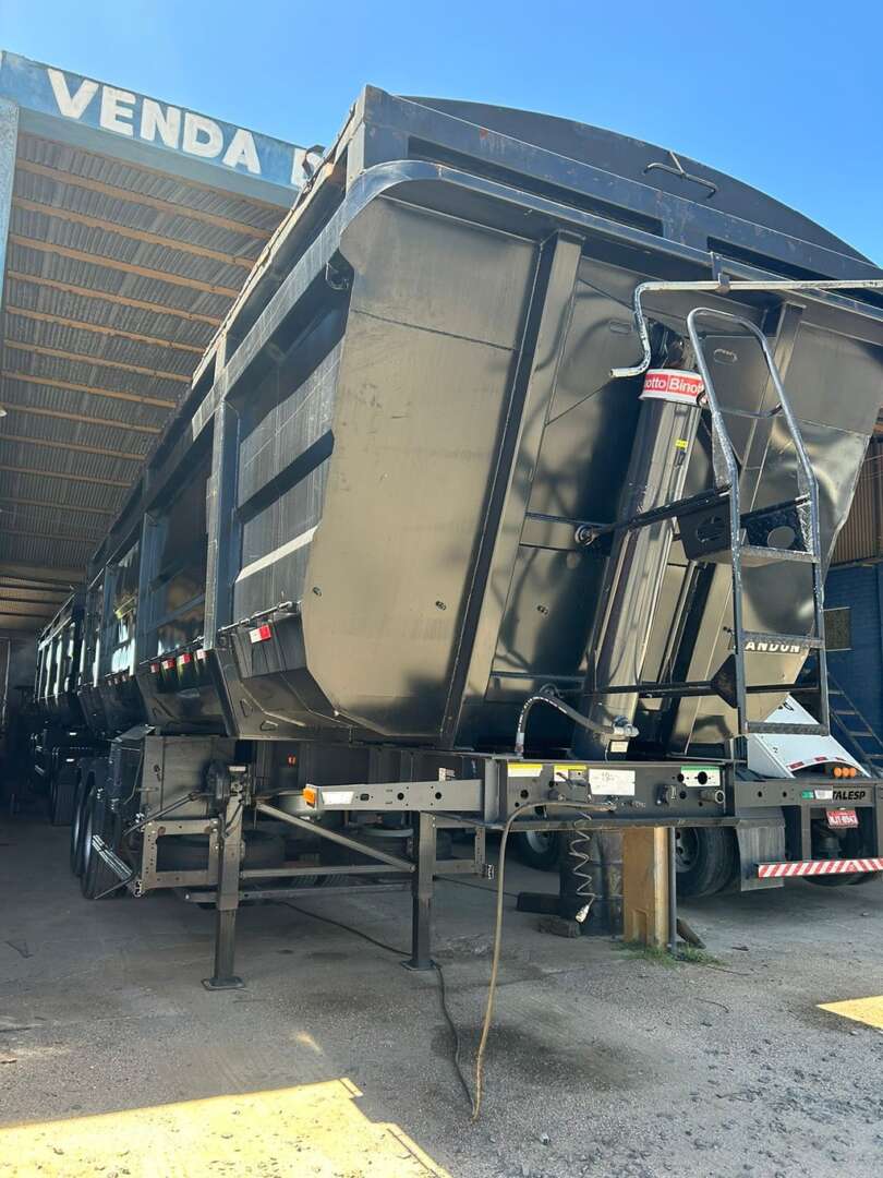 Carreta RODOTREM BASCULANTE Randon ANO 2024 9 Eixos de Rodo Serra Caminhões na Santa Catarina