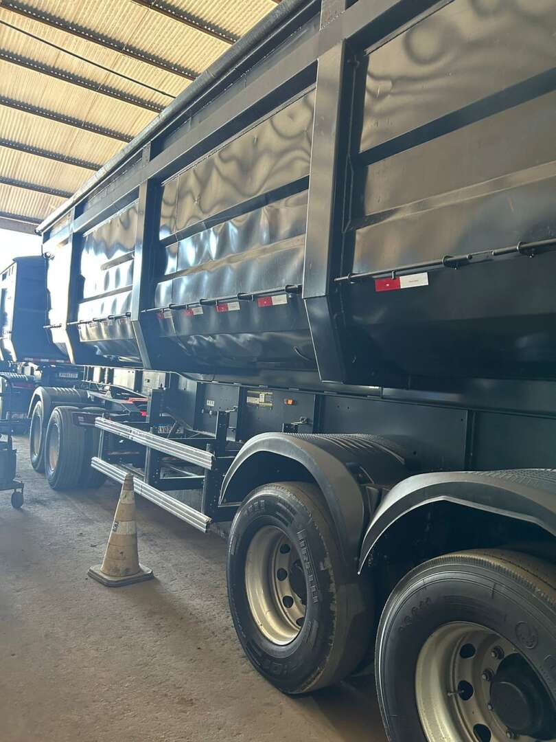 Carreta RODOTREM BASCULANTE Randon ANO 2024 9 Eixos de Rodo Serra Caminhões na Santa Catarina