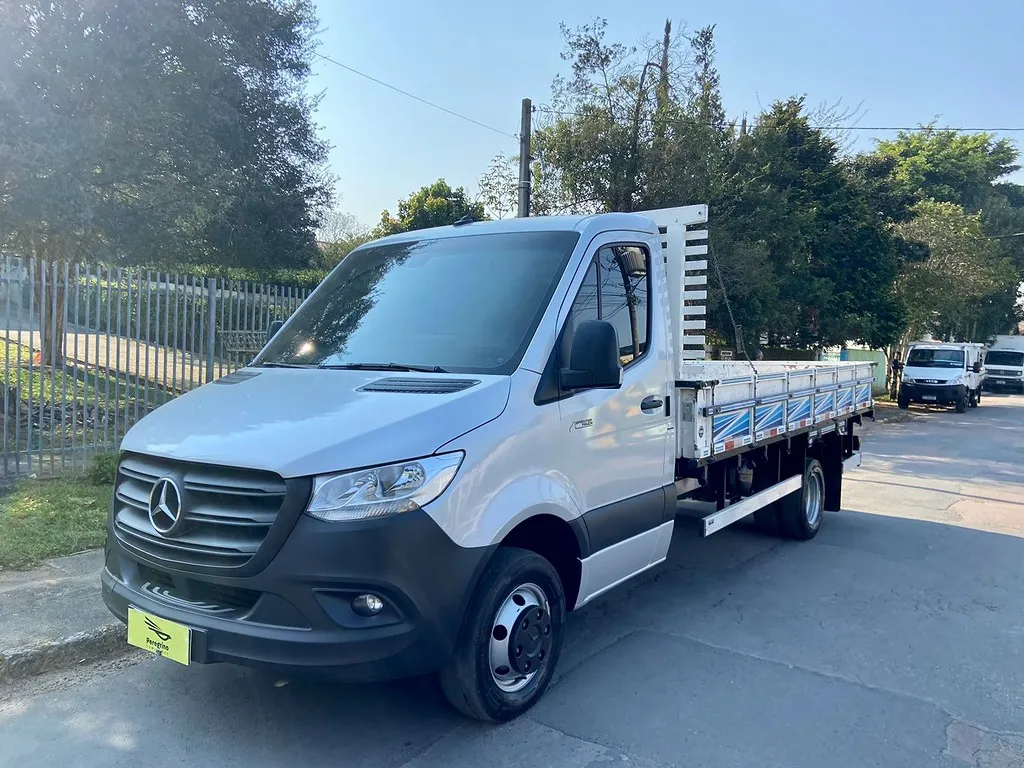 Caminhão MERCEDES BENZ SPRINTER Carga Seca ANO 2022 de Peregrino Caminhões no Paraná