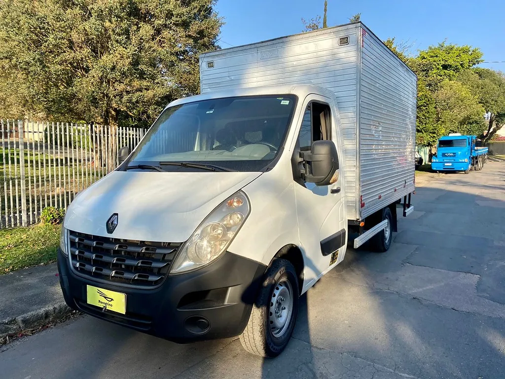 Caminhão RENAULT MASTER Baú Furgão ANO 2016 de Peregrino Caminhões no Paraná