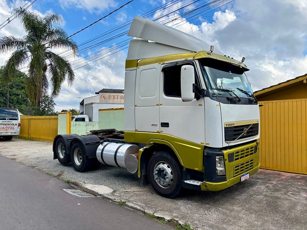 Caminhão VOLVO FH 400 Cavalo Mecânico ANO 2007