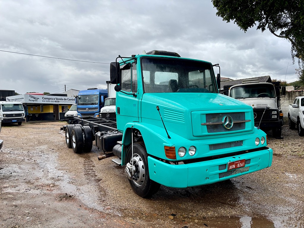 Caminhão MERCEDES BENZ MB 1620 Chassis ANO 2002