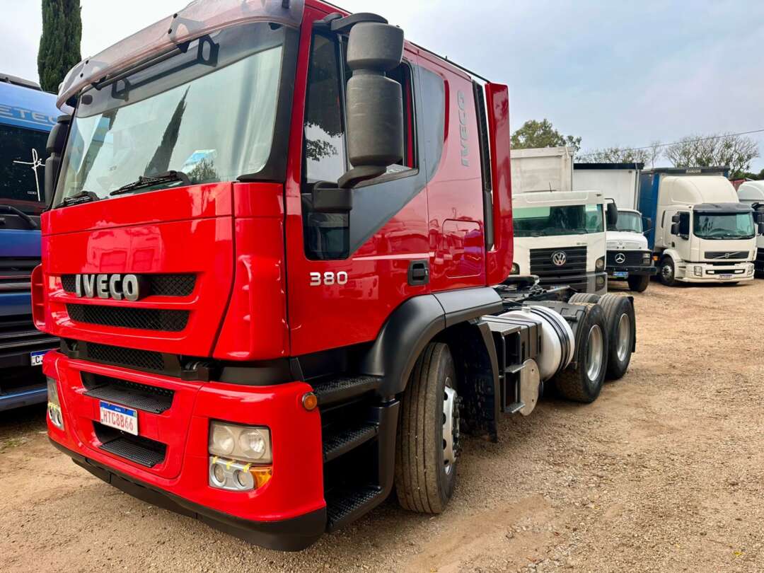 Caminhão IVECO STRALIS 380 Cavalo Mecânico ANO 2008 de Peregrino Caminhões no Paraná