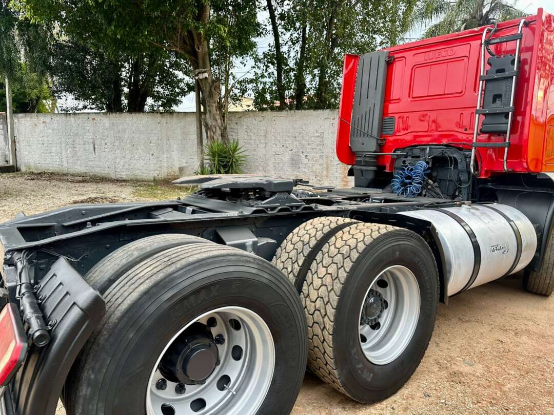 Caminhão IVECO STRALIS 380 Cavalo Mecânico ANO 2008 de Peregrino Caminhões no Paraná