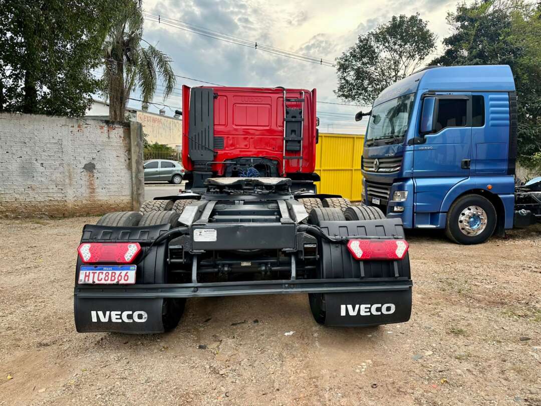 Caminhão IVECO STRALIS 380 Cavalo Mecânico ANO 2008 de Peregrino Caminhões no Paraná