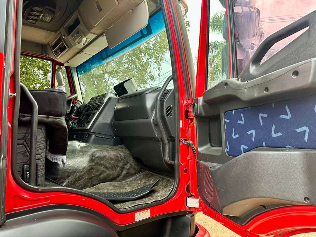 Caminhão IVECO STRALIS 380 Cavalo Mecânico ANO 2008 de Peregrino Caminhões no Paraná