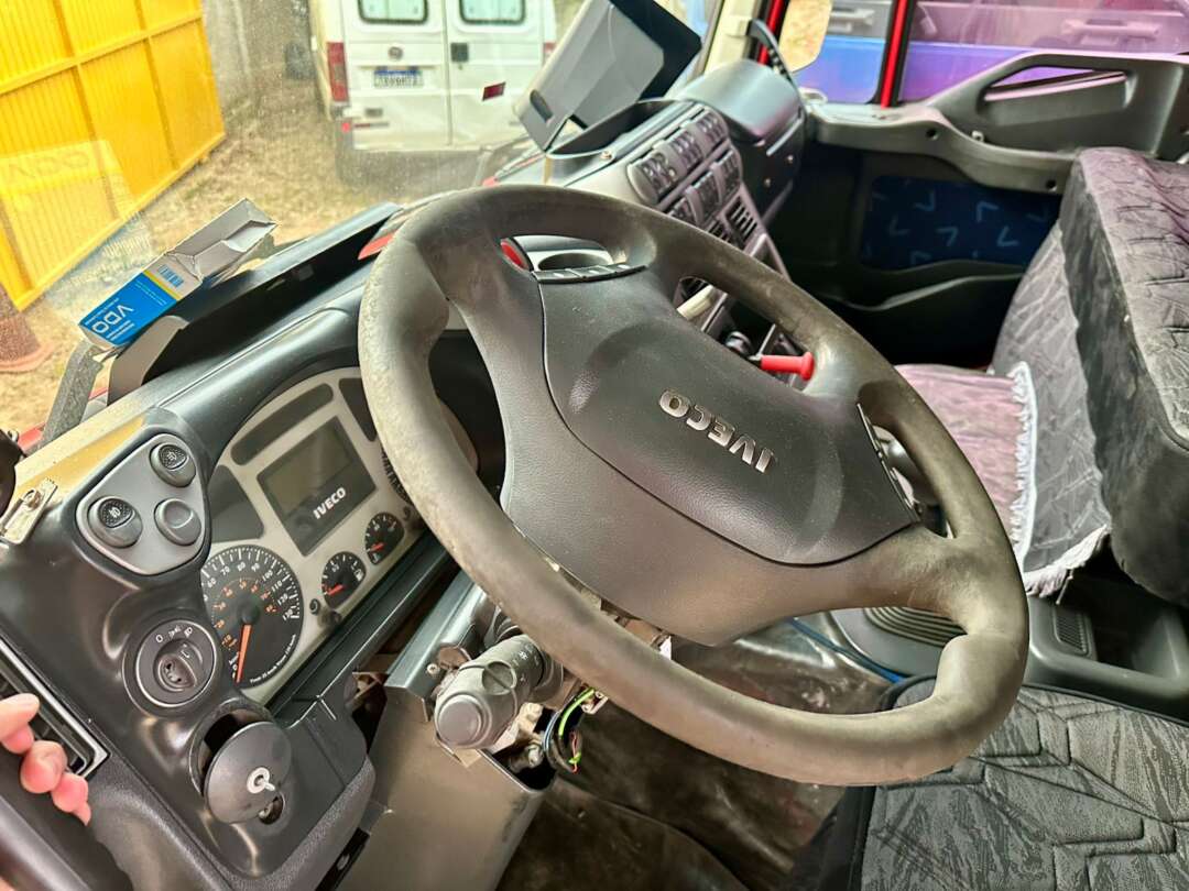 Caminhão IVECO STRALIS 380 Cavalo Mecânico ANO 2008 de Peregrino Caminhões no Paraná