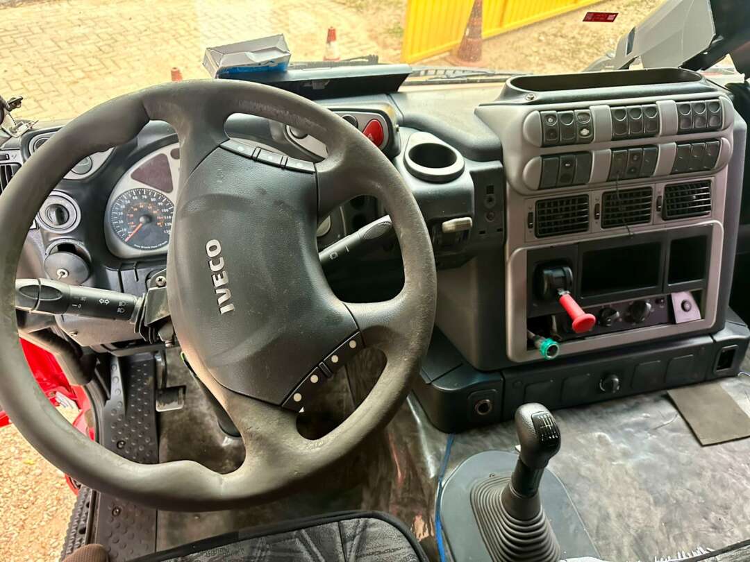 Caminhão IVECO STRALIS 380 Cavalo Mecânico ANO 2008 de Peregrino Caminhões no Paraná
