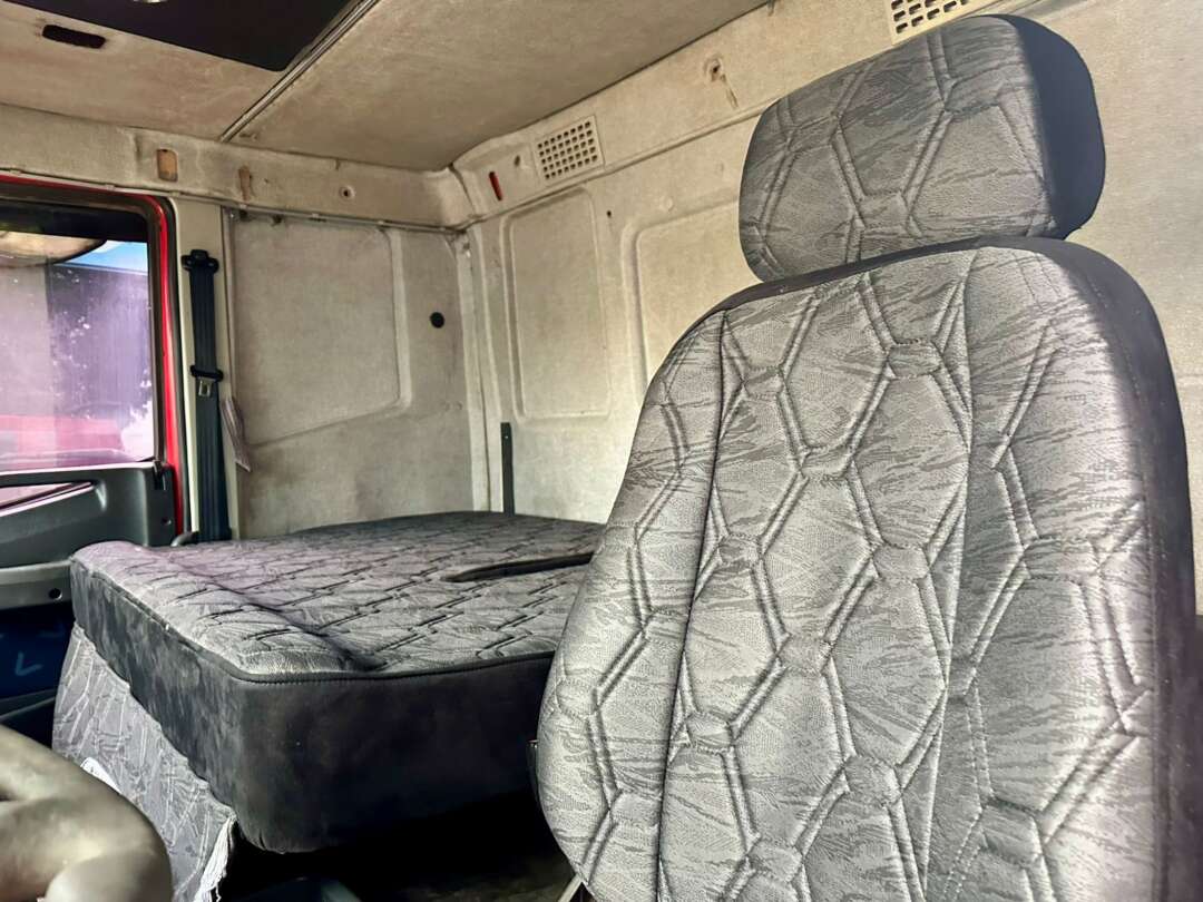 Caminhão IVECO STRALIS 380 Cavalo Mecânico ANO 2008 de Peregrino Caminhões no Paraná