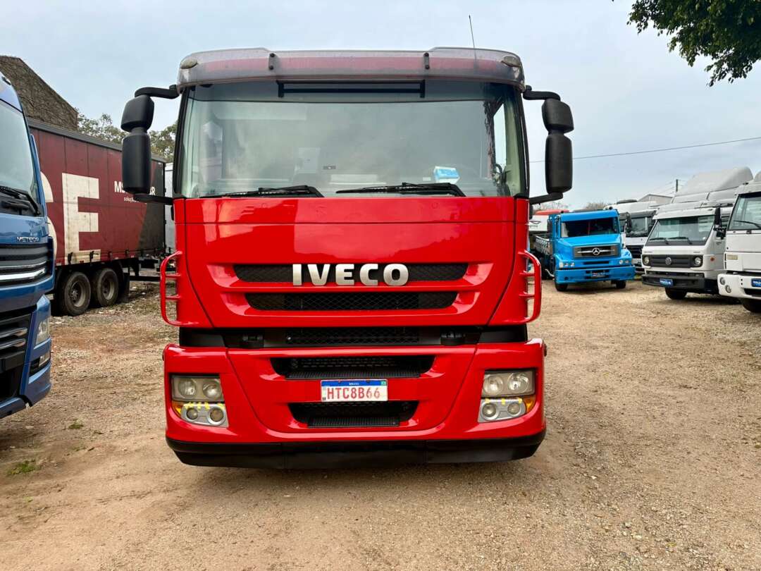 Caminhão IVECO STRALIS 380 Cavalo Mecânico ANO 2008 de Peregrino Caminhões no Paraná