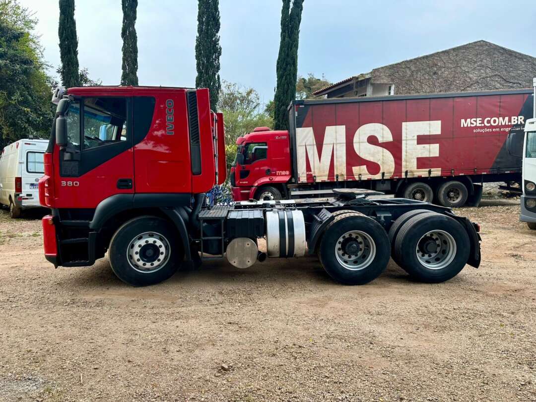 Caminhão IVECO STRALIS 380 Cavalo Mecânico ANO 2008 de Peregrino Caminhões no Paraná