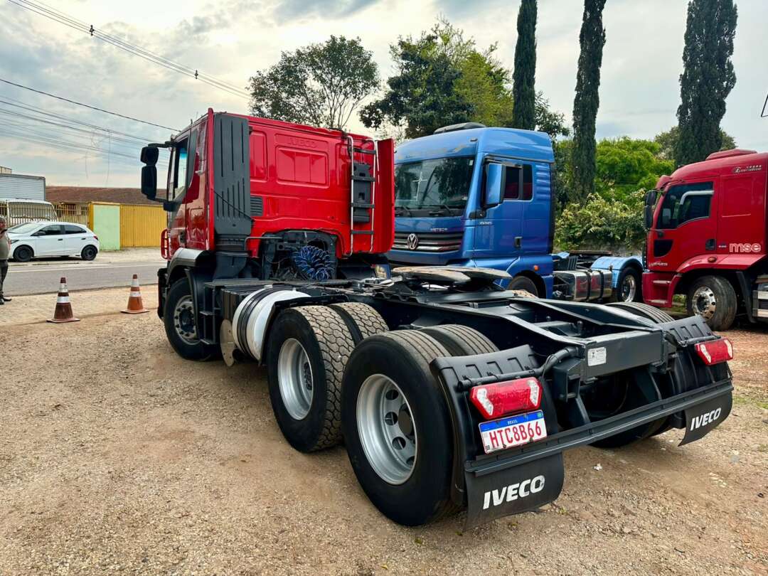 Caminhão IVECO STRALIS 380 Cavalo Mecânico ANO 2008 de Peregrino Caminhões no Paraná