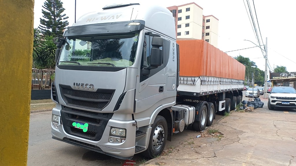 Caminhão IVECO HI WAY 440 Cavalo Mecânico ANO 2022 de Agnaldo Gutierres no Goiás