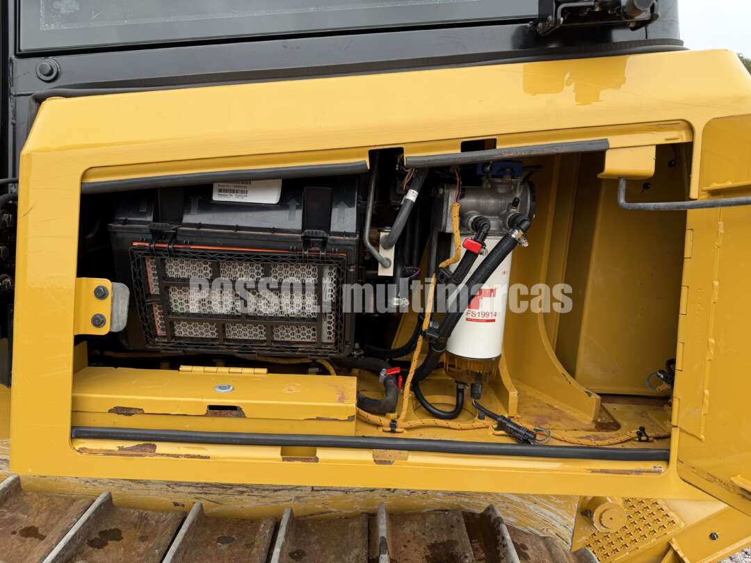 TRATOR ESTEIRA CATERPILLAR D4 ANO 2022 de Possoli Multimarcas no Paraná
