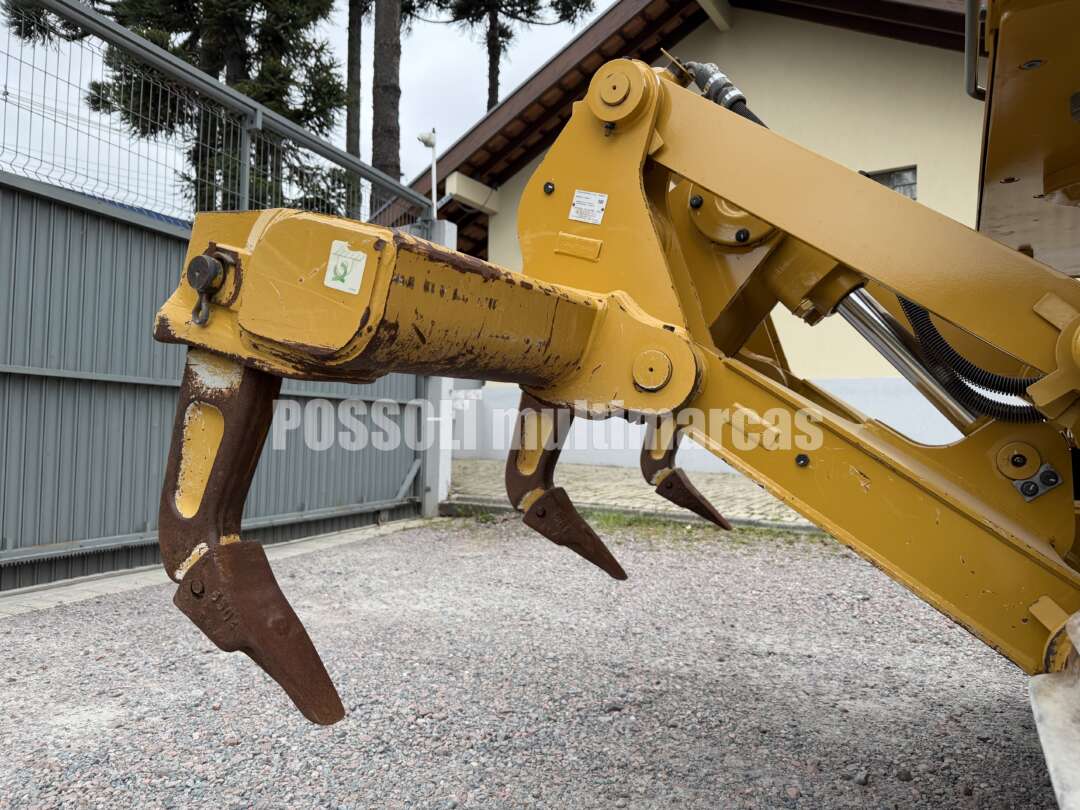 TRATOR ESTEIRA CATERPILLAR D4 ANO 2022 de Possoli Multimarcas no Paraná