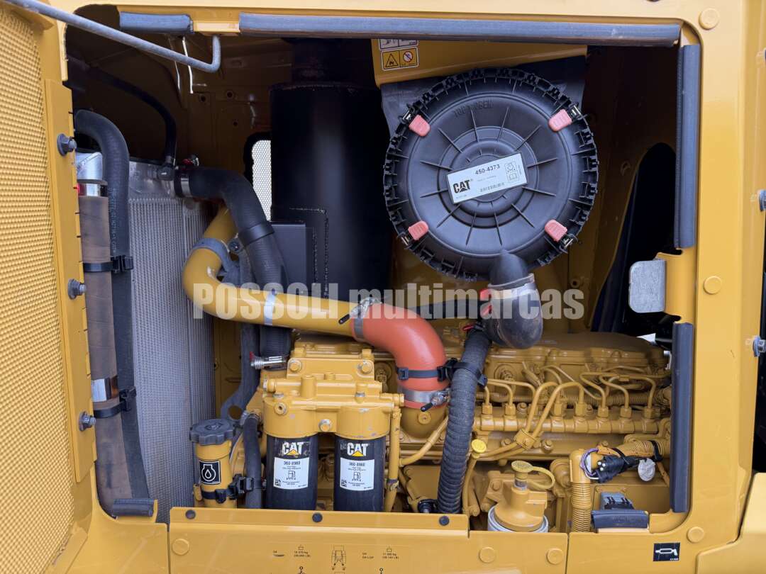 TRATOR ESTEIRA CATERPILLAR D4 ANO 2022 de Possoli Multimarcas no Paraná