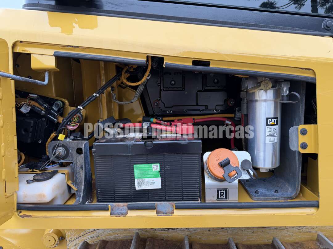 TRATOR ESTEIRA CATERPILLAR D4 ANO 2022 de Possoli Multimarcas no Paraná