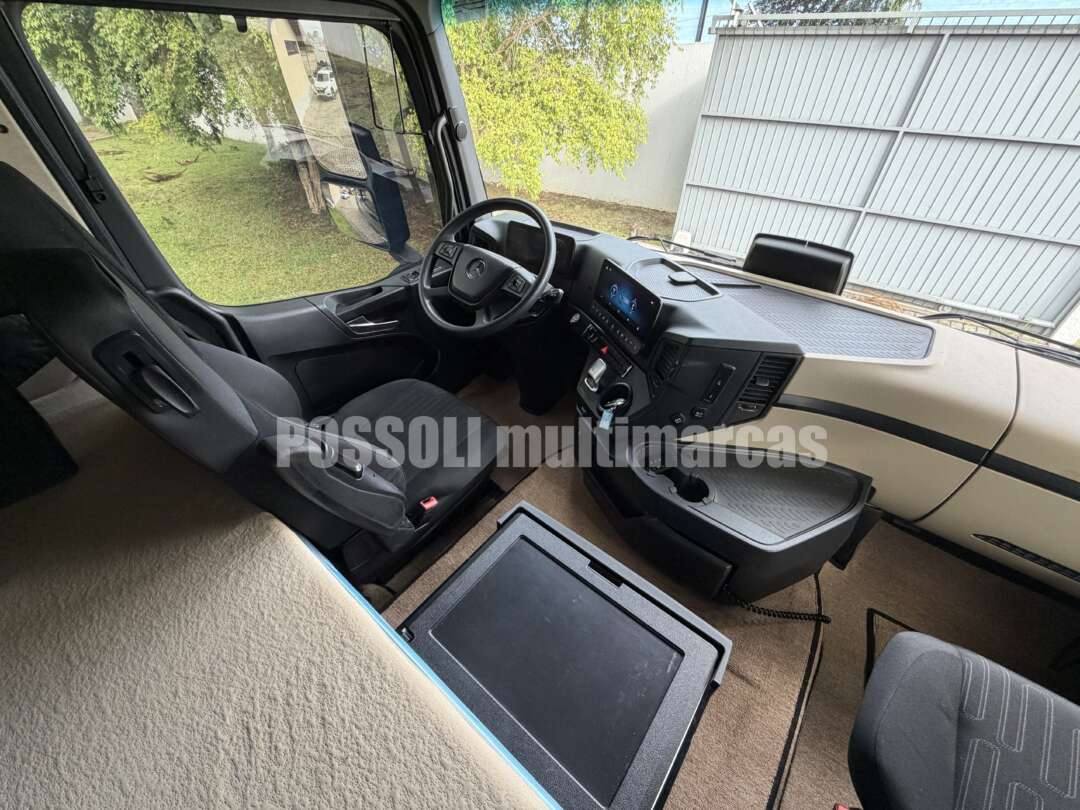 Caminhão MERCEDES BENZ MB 2651 Cavalo Mecânico ANO 2023 de Possoli Multimarcas no Paraná